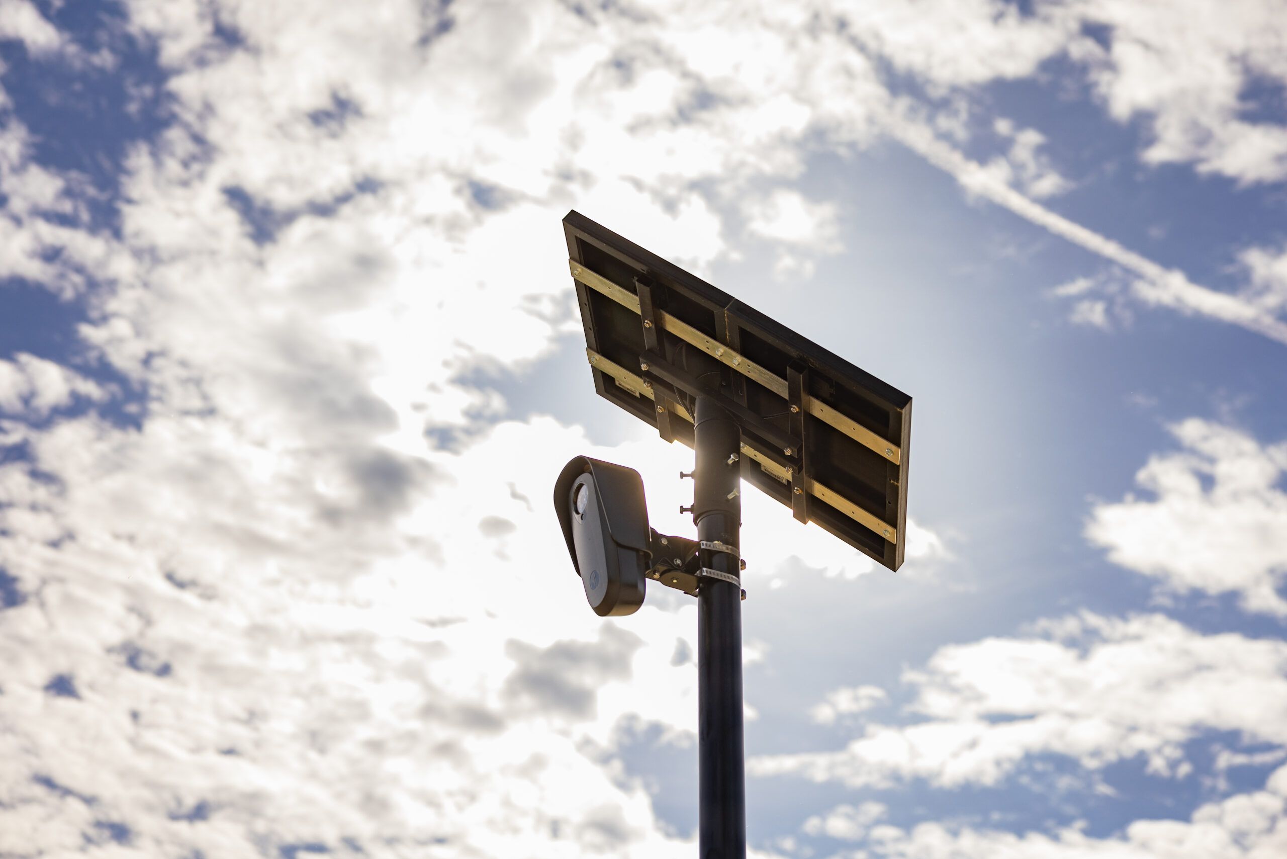 a clip from the movie Clear and Present Danger, the search team locates where the sniper ate his lunch. They hold up a wrapper from a fast food resturant.